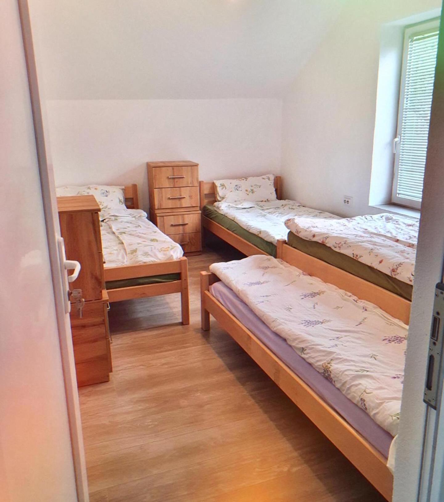Guest House Ulnika Vuthaj Extérieur photo